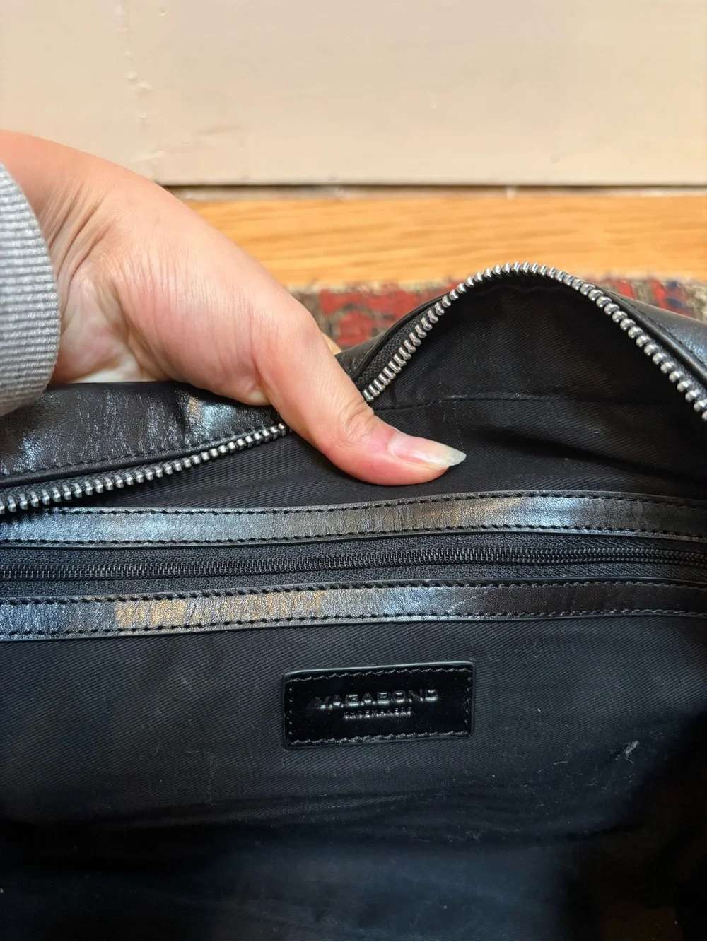 Vagabond sleek black